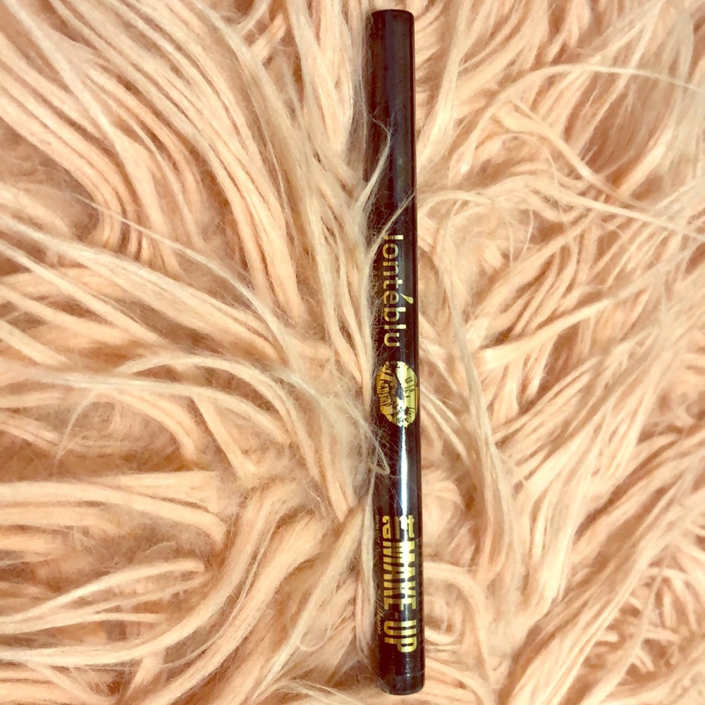 Jonteblu liquid eyeliner 👁👁